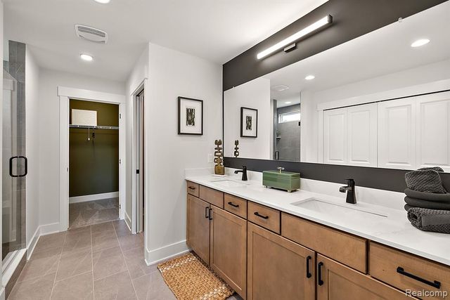 29096 Myles Andrew Drive, South Lyon, MI 48178