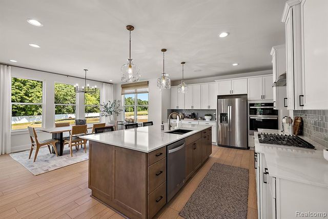 29096 Myles Andrew Drive, South Lyon, MI 48178