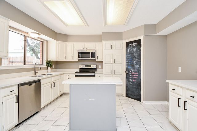 2331 Wren Meadow Road, Richmond, TX 77406