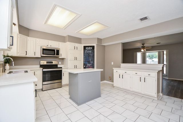 2331 Wren Meadow Road, Richmond, TX 77406