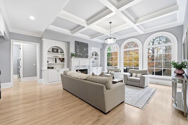 170 Golf Link Vw, Milton, GA 30004