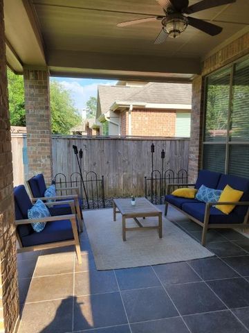 203 N Vershire Circle, Magnolia, TX 77354