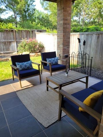 203 N Vershire Circle, Magnolia, TX 77354