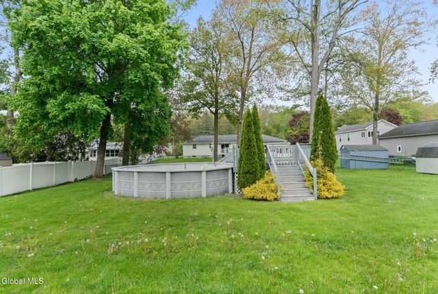 16 Ridgewood Lane, Glenville, NY 12302