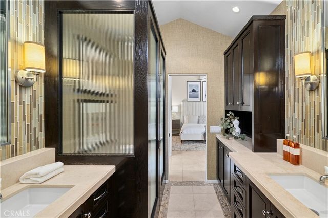 10 N. Stonington Road, Laguna Beach, CA 92651