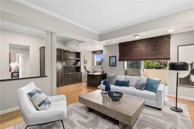 10 N. Stonington Road, Laguna Beach, CA 92651