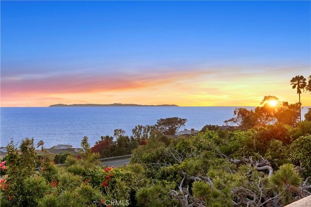 10 N. Stonington Road, Laguna Beach, CA 92651