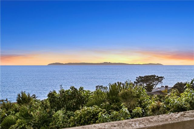 10 N. Stonington Road, Laguna Beach, CA 92651