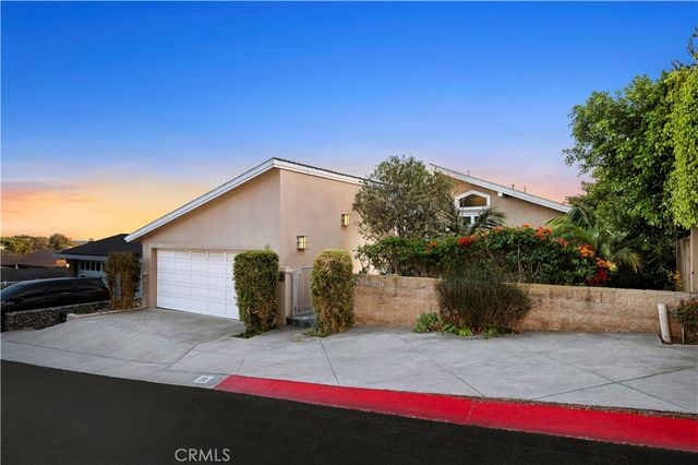 10 N. Stonington Road, Laguna Beach, CA 92651