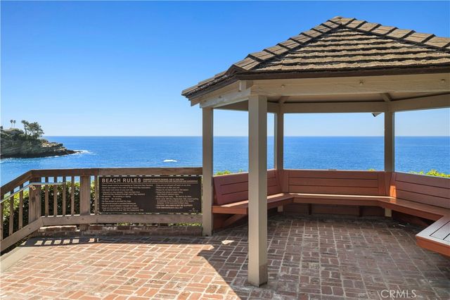 10 N. Stonington Road, Laguna Beach, CA 92651