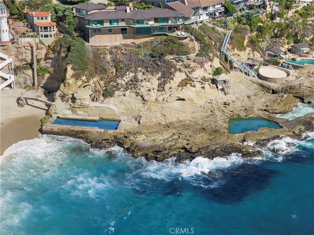 10 N. Stonington Road, Laguna Beach, CA 92651