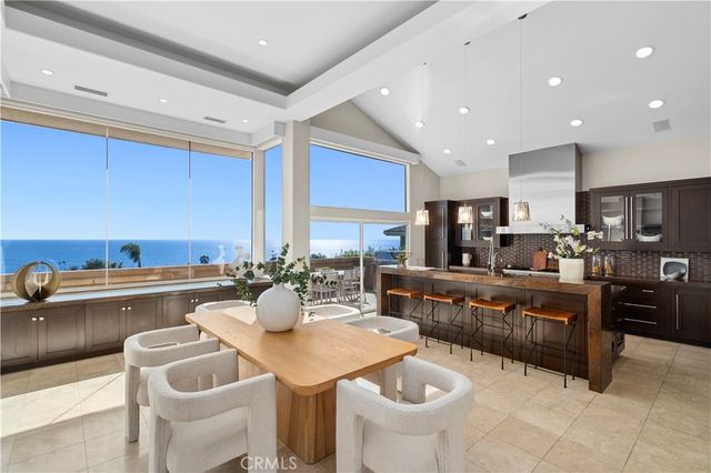 10 N. Stonington Road, Laguna Beach, CA 92651