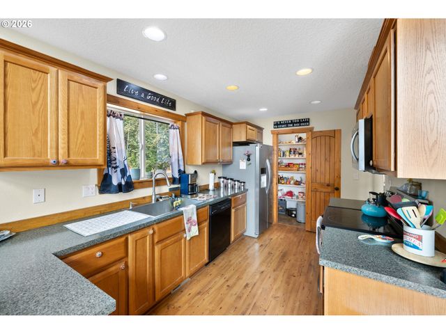 30524 Ne 10TH St, Washougal, WA 98671