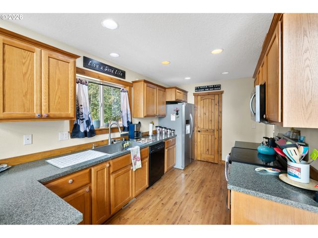30524 Ne 10TH St, Washougal, WA 98671