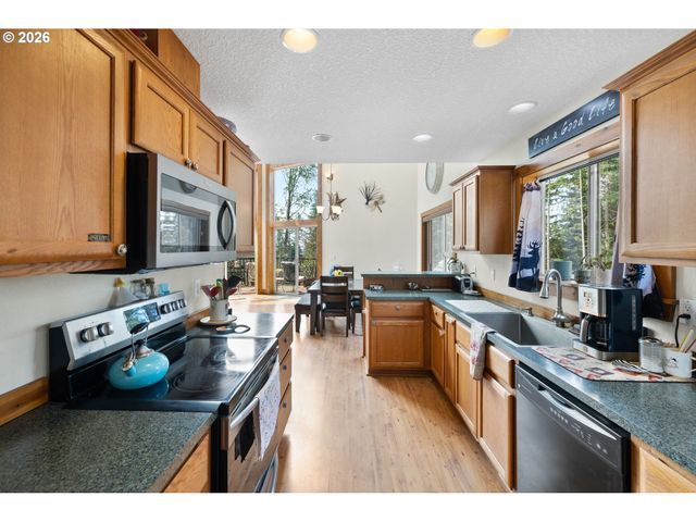 30524 Ne 10TH St, Washougal, WA 98671