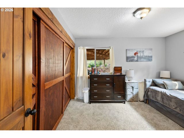 30524 Ne 10TH St, Washougal, WA 98671