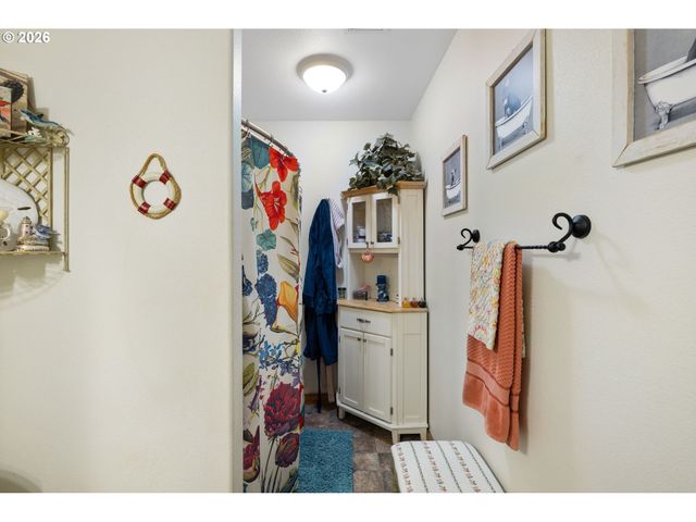 30524 Ne 10TH St, Washougal, WA 98671