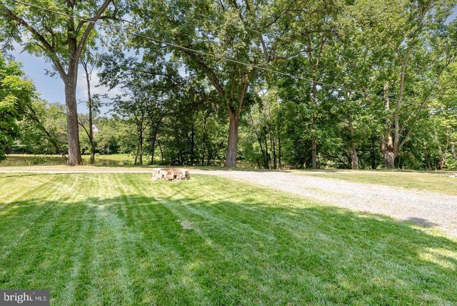 28 W WILLOW TERRACE DRIVE, Mechanicsburg, PA 17050