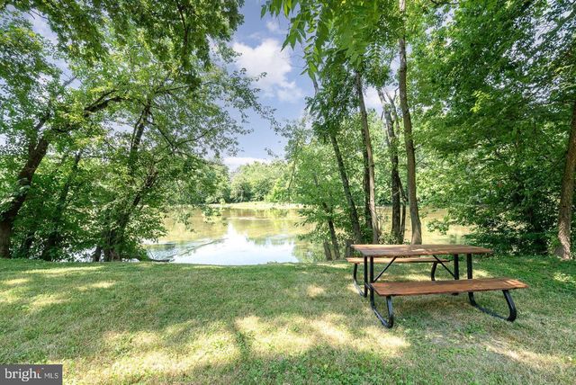 28 W WILLOW TERRACE DRIVE, Mechanicsburg, PA 17050