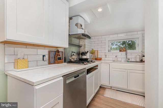 28 W WILLOW TERRACE DRIVE, Mechanicsburg, PA 17050