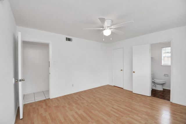 530 Westshire Drive, Houston, TX 77013