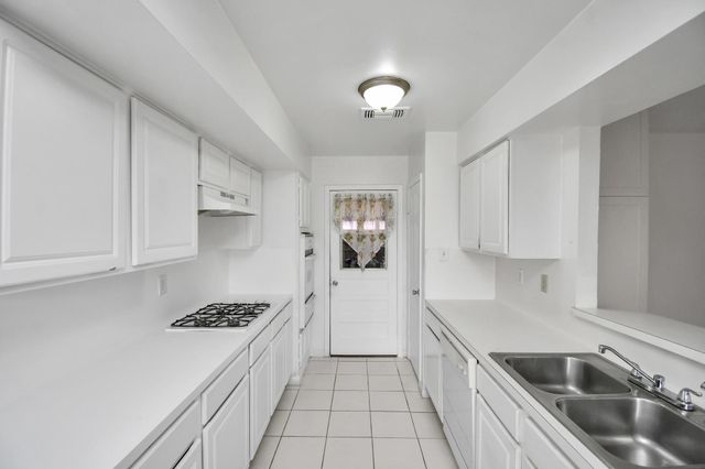 530 Westshire Drive, Houston, TX 77013