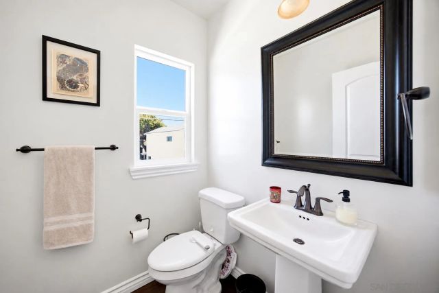 4063 Lamont Street, San Diego, CA 92109