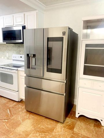 10234 Twin Lakes Drive 16-D, Coral Springs, FL 33071