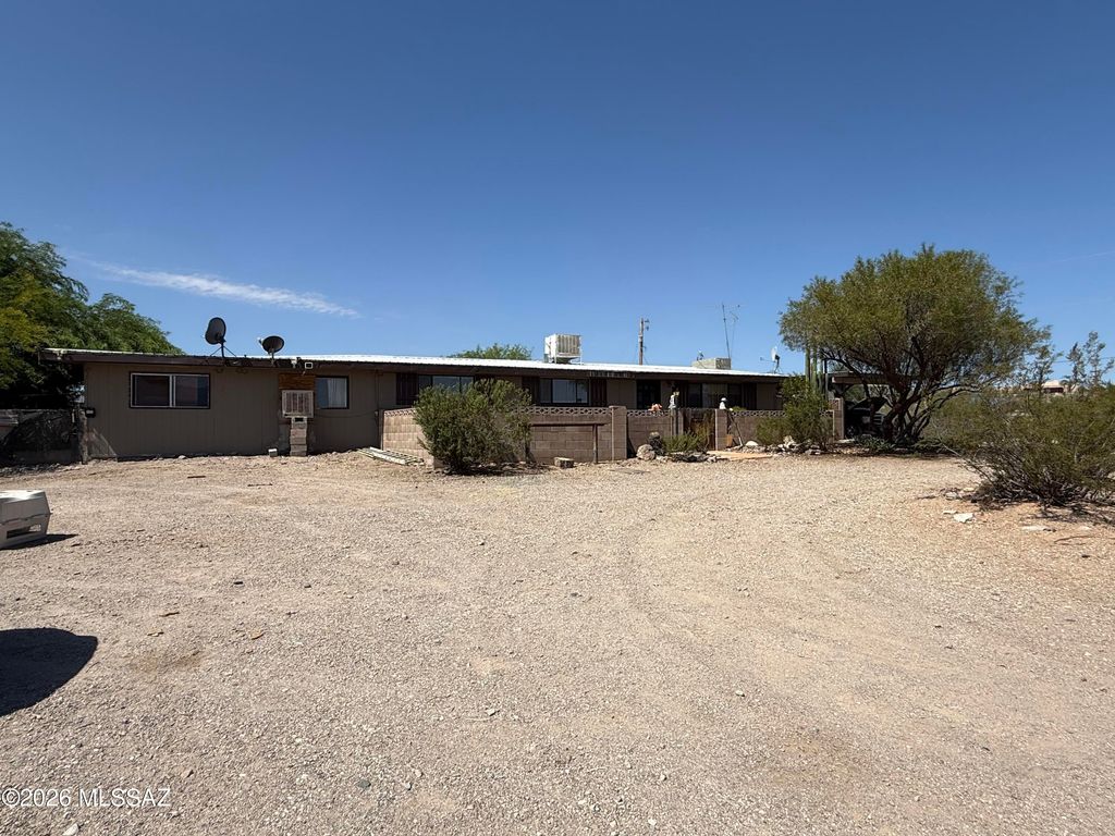 6260 N Desert Foothills Drive, Tucson, AZ 85743
