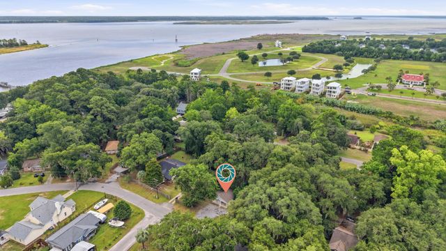 403 Bayview Dr., Georgetown, SC 29440