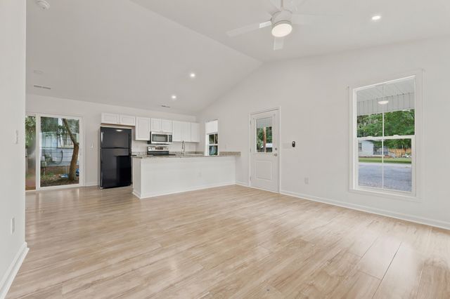 403 Bayview Dr., Georgetown, SC 29440