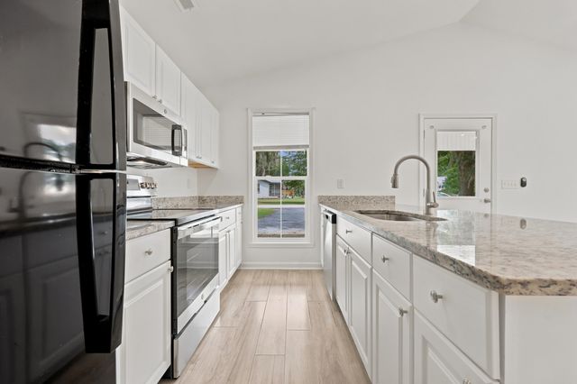 403 Bayview Dr., Georgetown, SC 29440