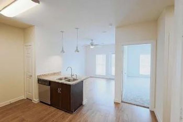 6725 Circle South RD B-1247, Austin, TX 78745