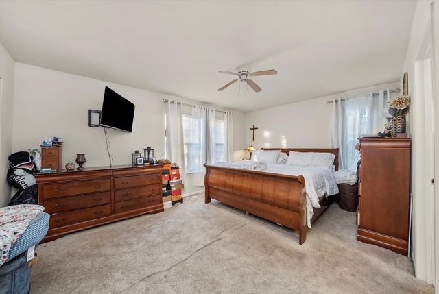 2950 Shelly Lane 2950, Aurora, IL 60504