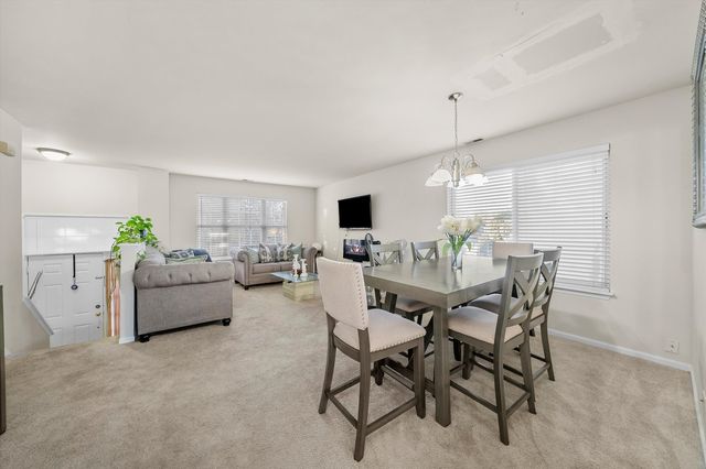 2950 Shelly Lane 2950, Aurora, IL 60504