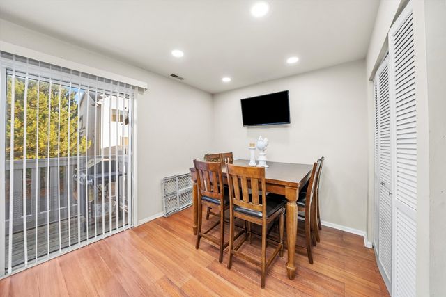 2950 Shelly Lane 2950, Aurora, IL 60504