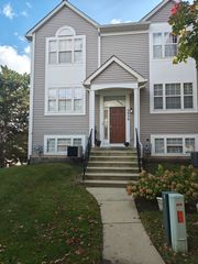 2950 Shelly Lane 2950, Aurora, IL 60504