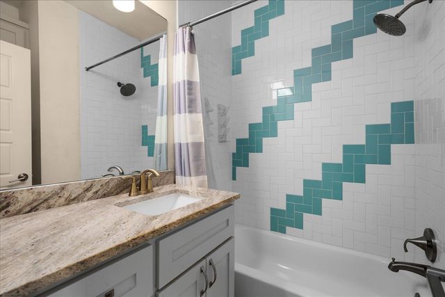 625B Las Colinas DR, Wimberley, TX 78676