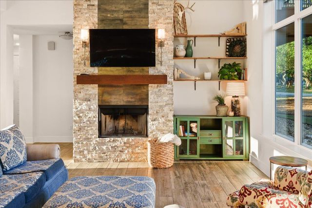 625B Las Colinas DR, Wimberley, TX 78676
