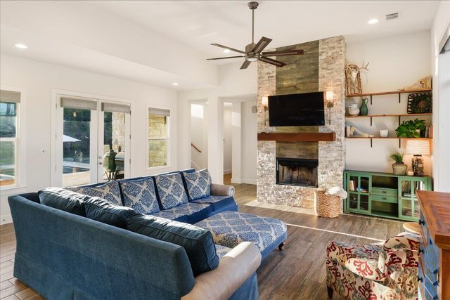 625B Las Colinas DR, Wimberley, TX 78676