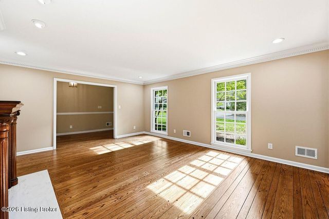 1904 Charbdin Pl, Louisville, KY 40207