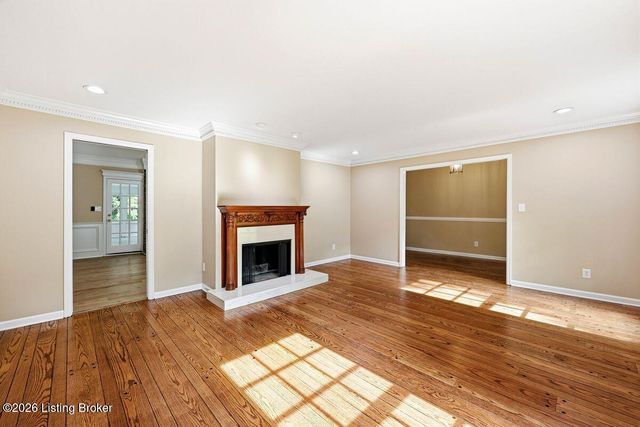 1904 Charbdin Pl, Louisville, KY 40207