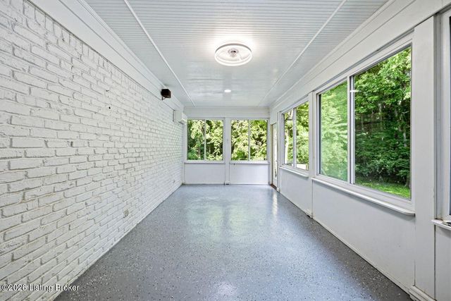 1904 Charbdin Pl, Louisville, KY 40207