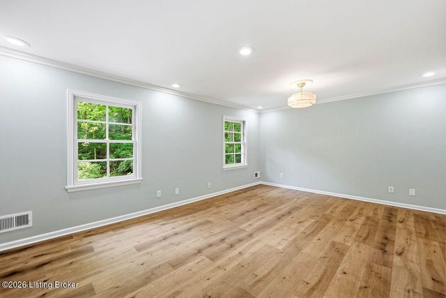 1904 Charbdin Pl, Louisville, KY 40207