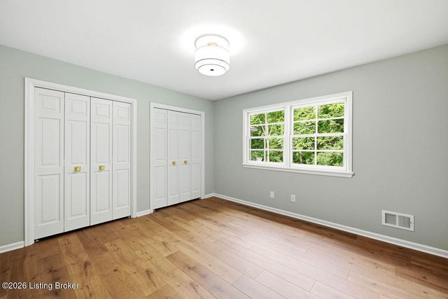 1904 Charbdin Pl, Louisville, KY 40207