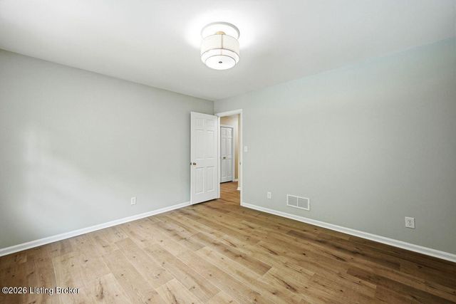1904 Charbdin Pl, Louisville, KY 40207