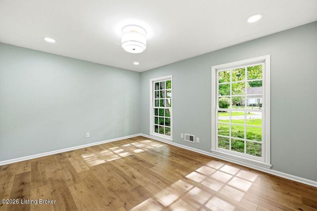 1904 Charbdin Pl, Louisville, KY 40207