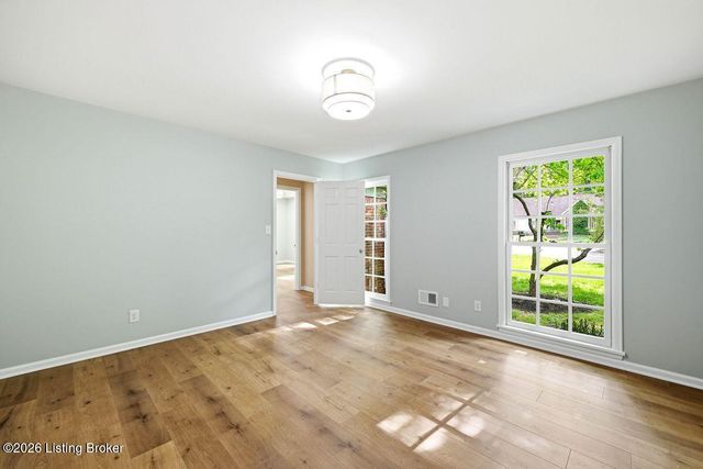 1904 Charbdin Pl, Louisville, KY 40207