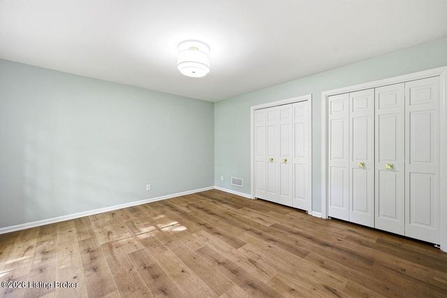 1904 Charbdin Pl, Louisville, KY 40207