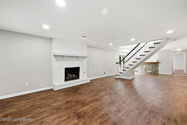 1904 Charbdin Pl, Louisville, KY 40207